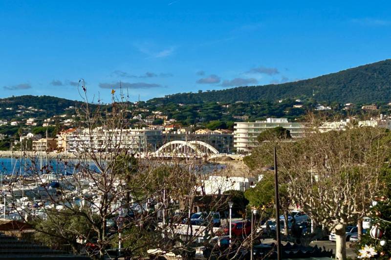 Appartement 2 chambres en centre ville avec vue mer Sainte Maxime  