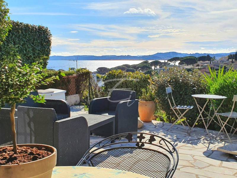 Maison à vendre avec vue mer à Sainte Maxime dans secteur recherché avec une chambre