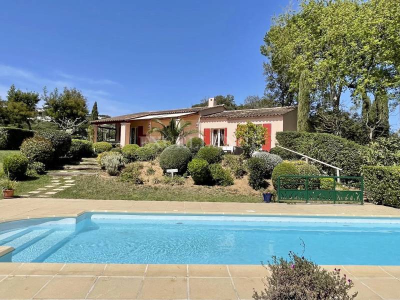 a vendre villa 6 pièces avec piscine à Grimaud